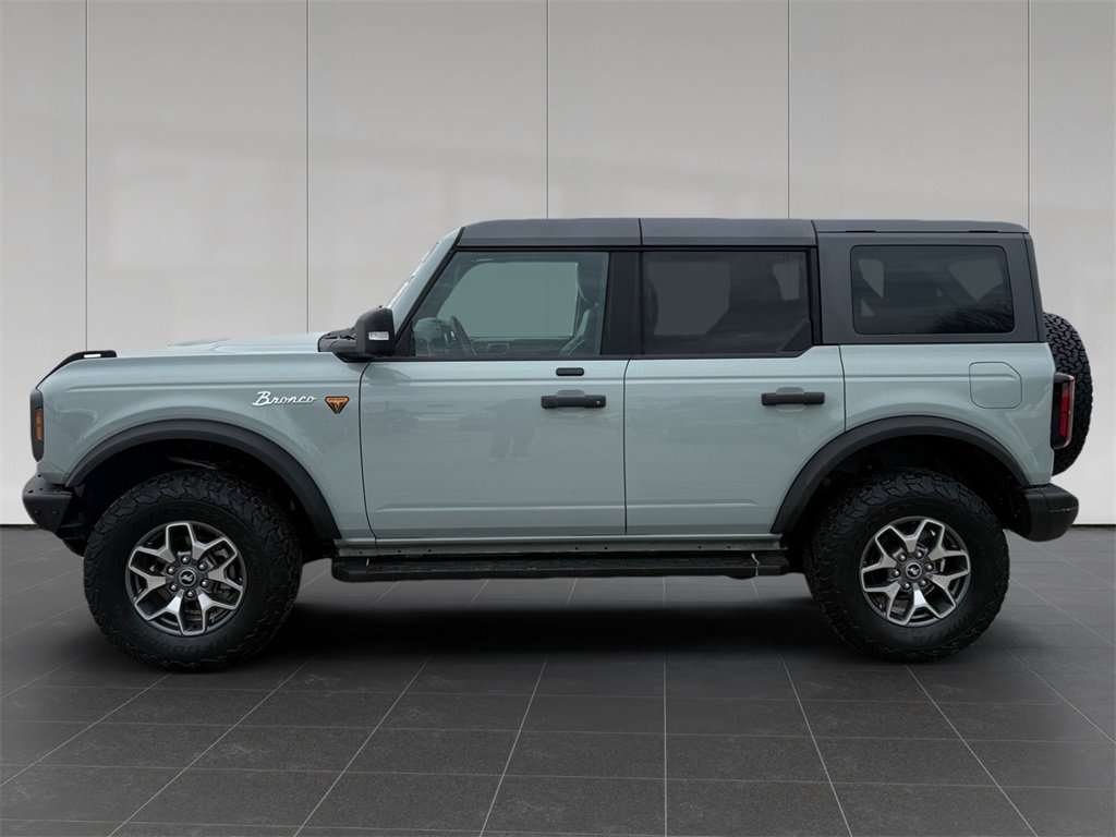 Used 2021 Ford Bronco Badlands image 2