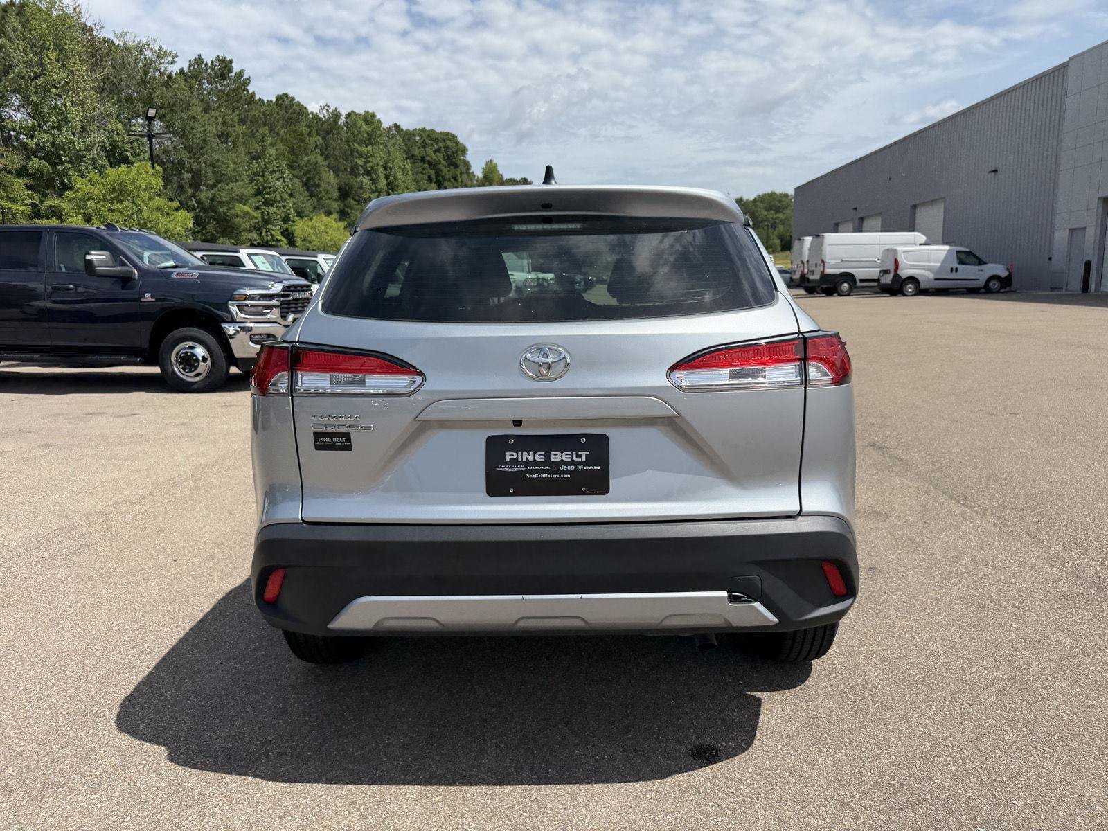 Used 2024 Toyota Corolla Cross L FWD image 5