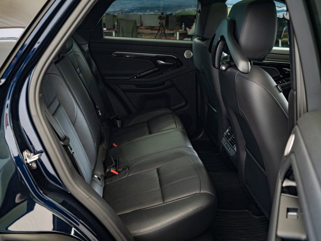Certified 2023 Land Rover Range Rover Evoque R-Dynamic SE image 31