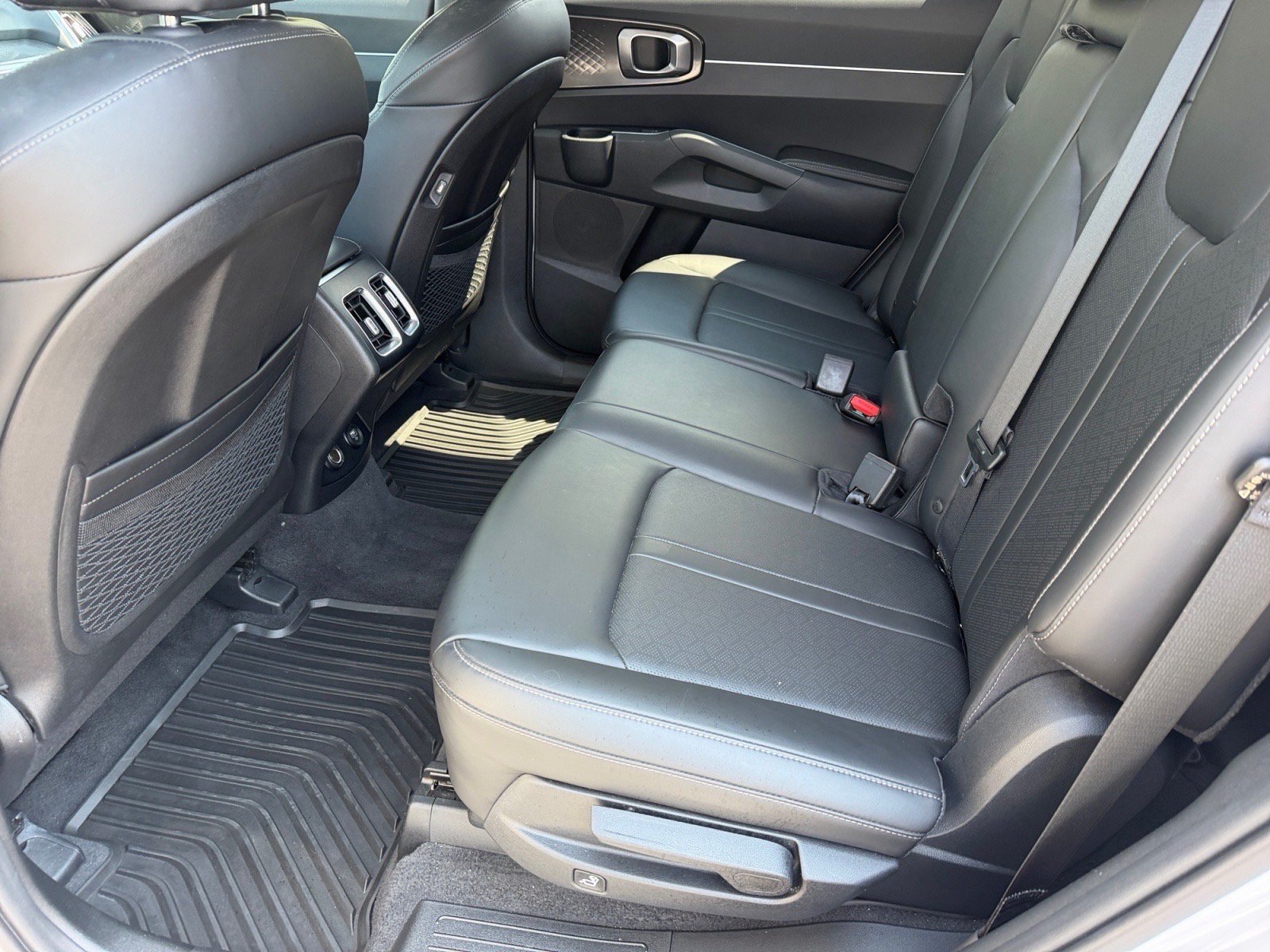 Used 2023 Kia Sorento S w/ Panoramic Sunroof Package FWD image 14