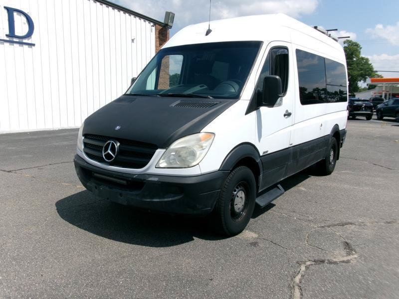 Used 2011 Mercedes-Benz Sprinter 2500 image 2