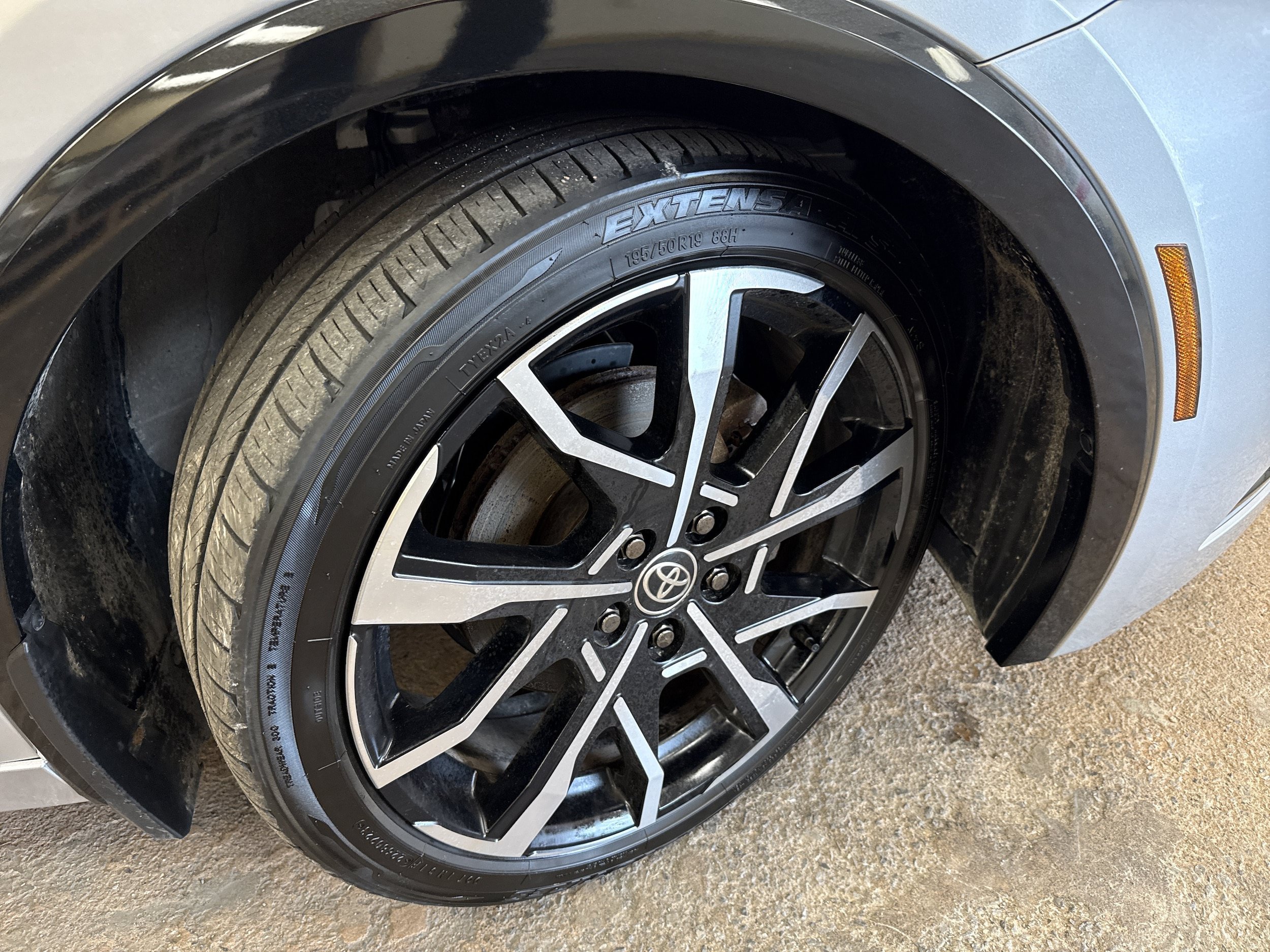 Used 2023 Toyota Prius Prime FWD image 12