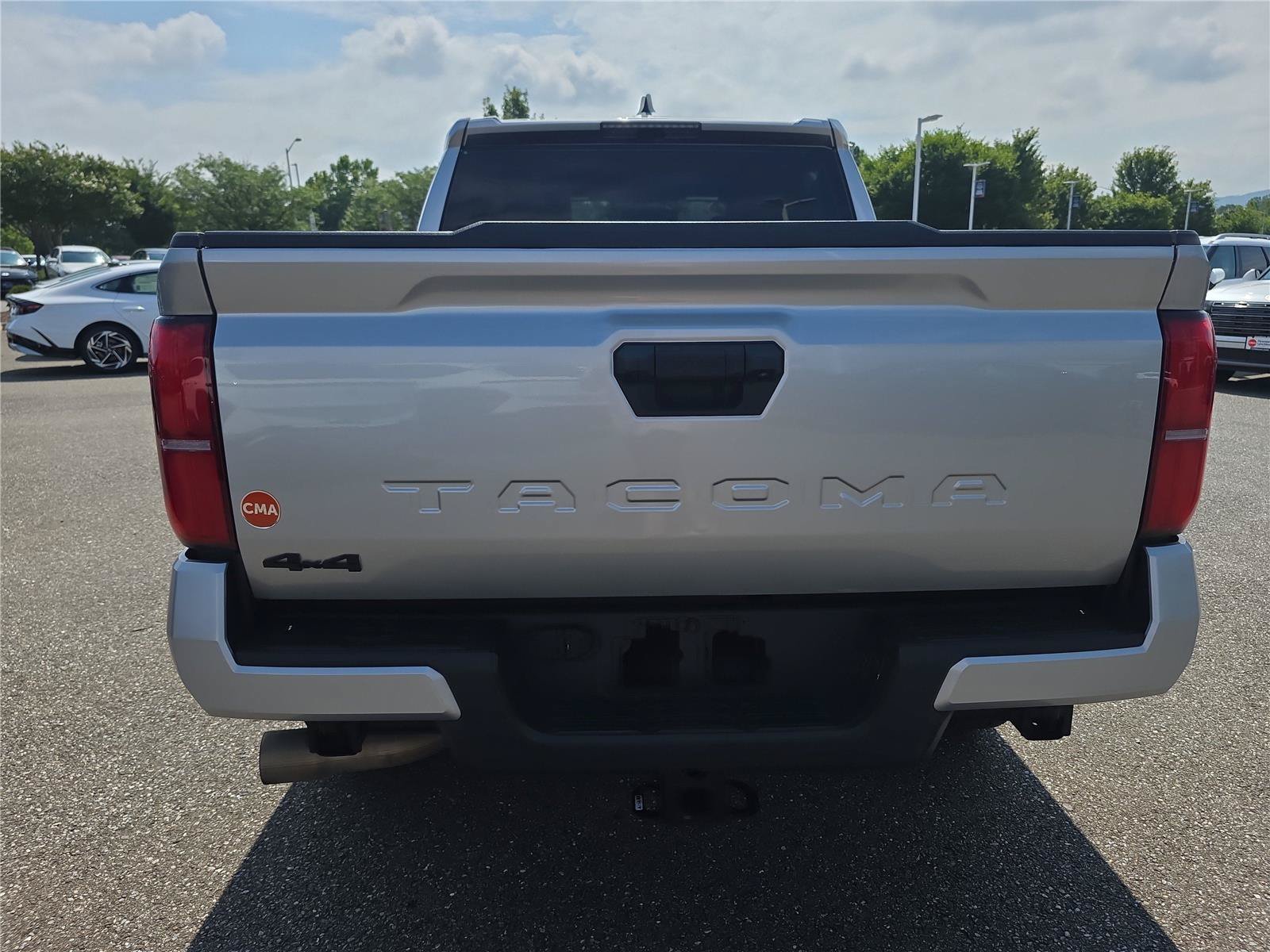 Used 2024 Toyota Tacoma TRD Off-Road AWD/4WD image 12