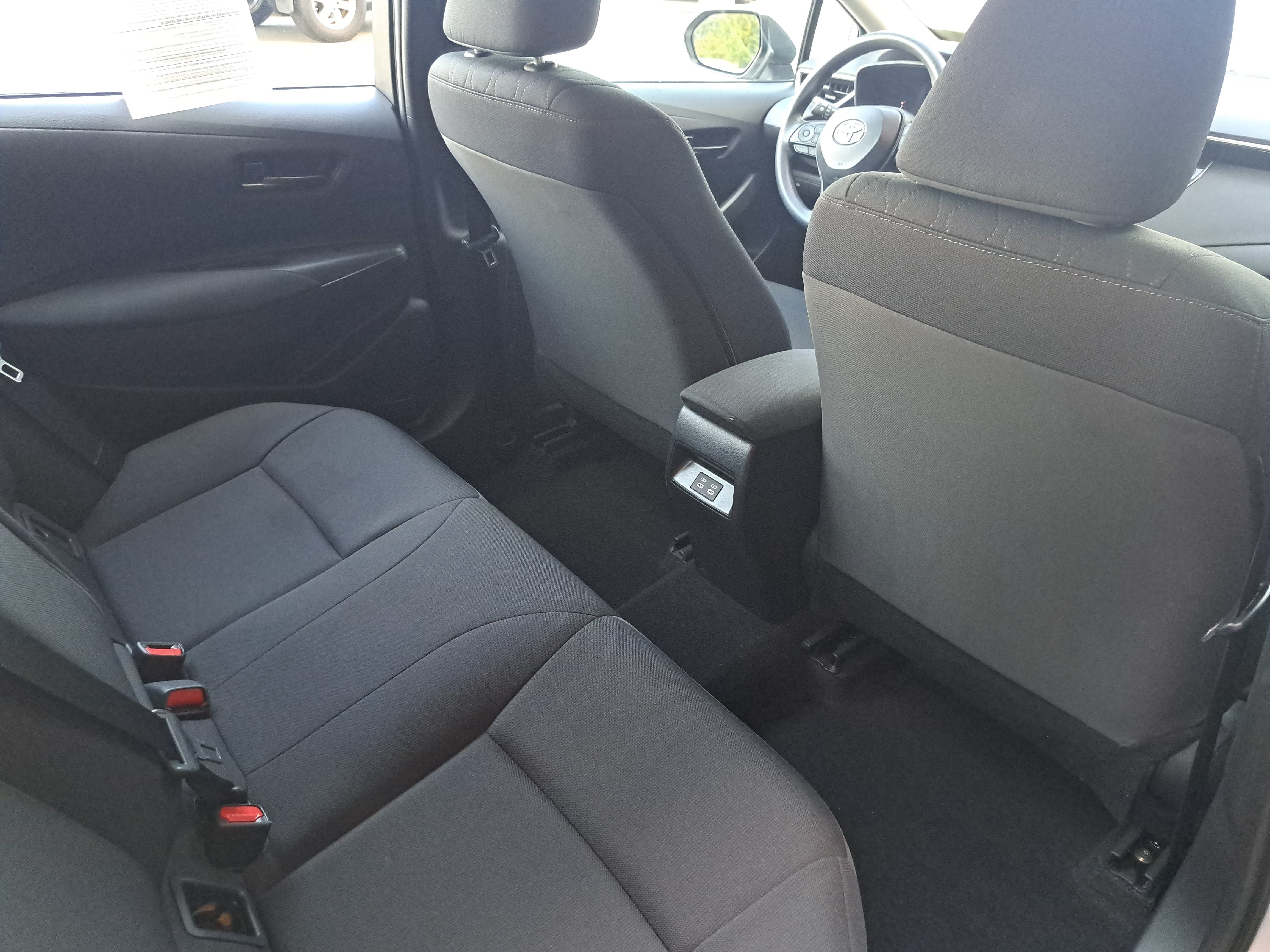 Used 2026 Toyota Corolla LE FWD image 11