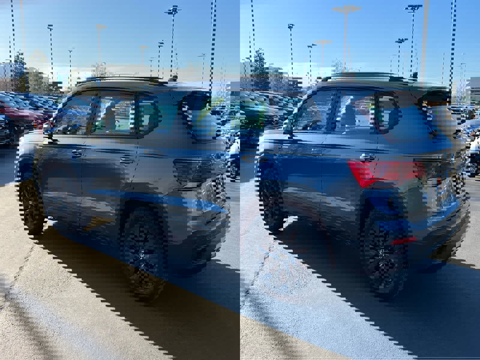 Used 2022 Volkswagen Taos S image 11