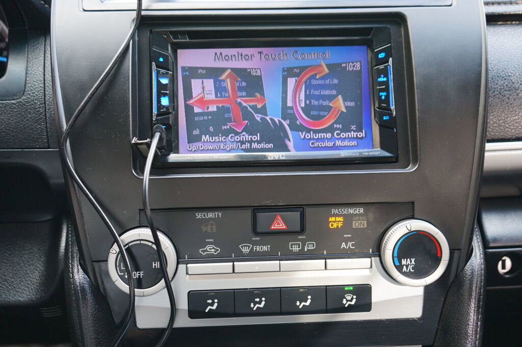 Used 2014 Toyota Camry SE image 15