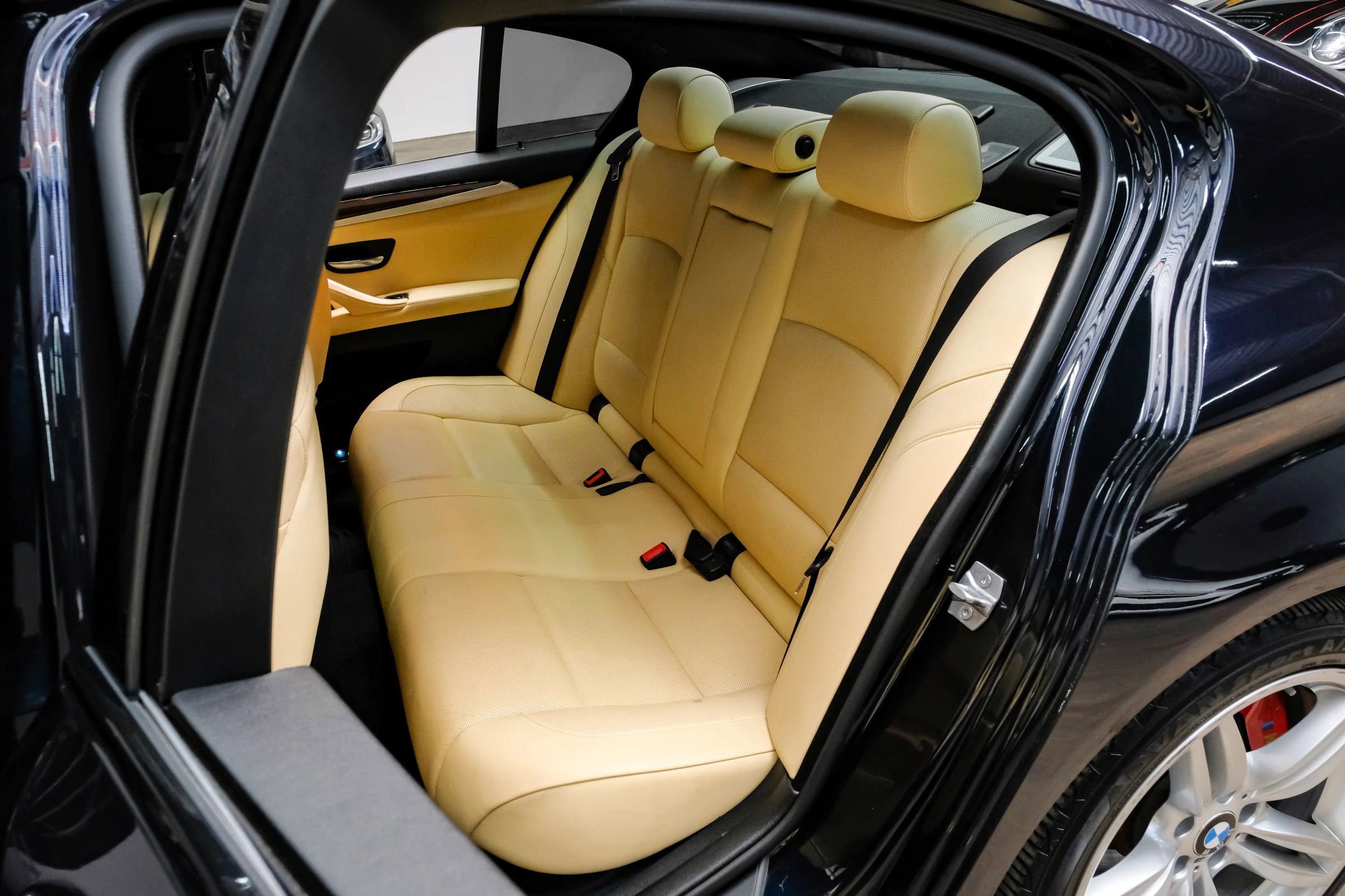 Used 2014 BMW 535i xDrive Sedan AWD/4WD image 37