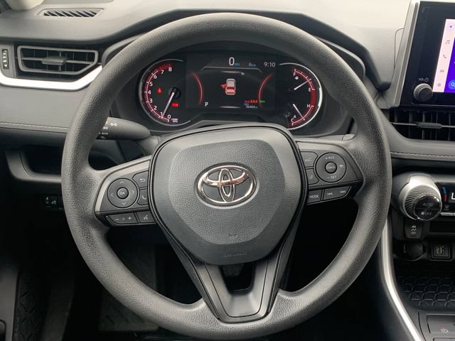 Used 2025 Toyota RAV4 XLE AWD/4WD image 15