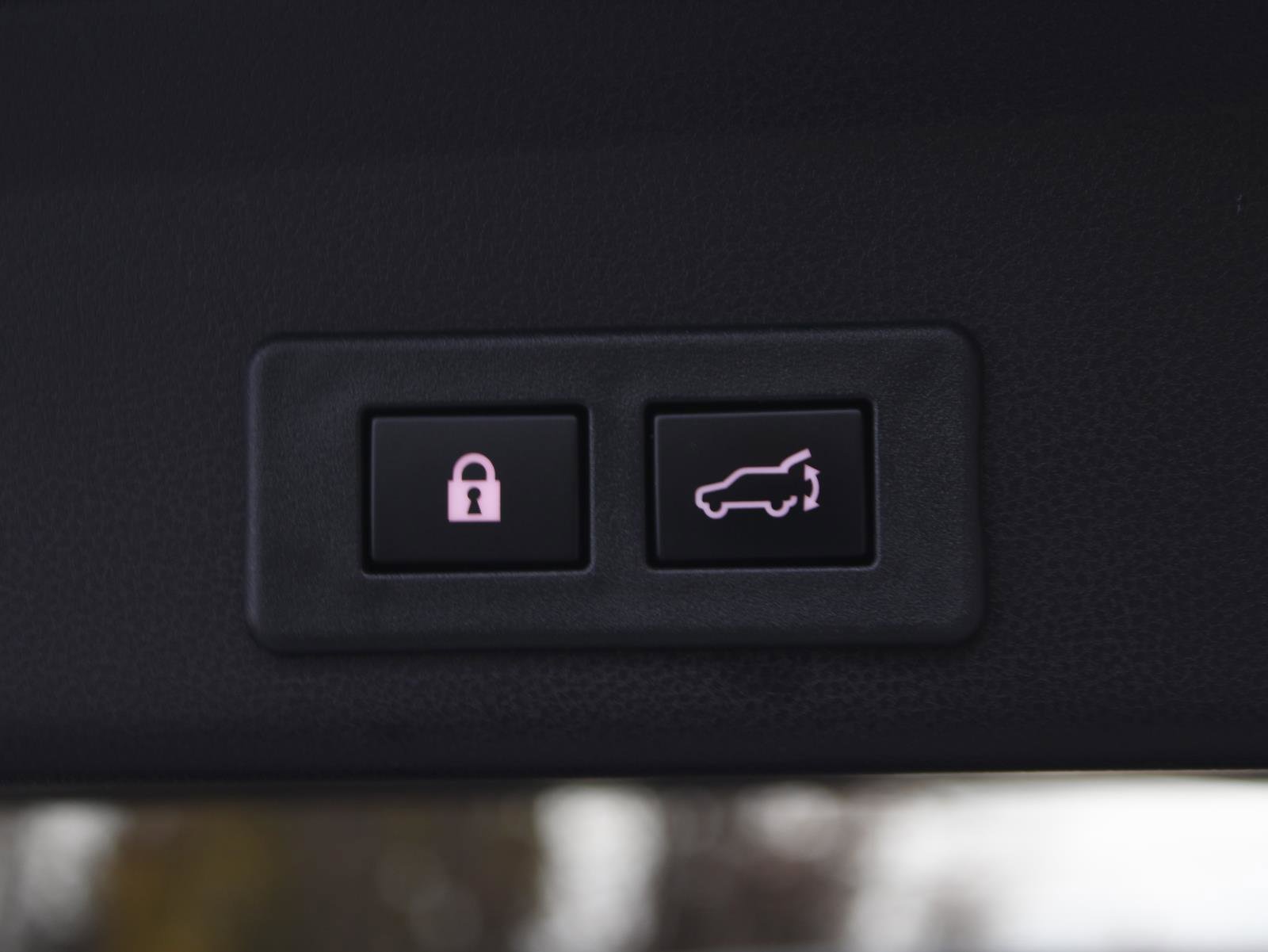 Used 2022 Subaru Ascent Touring image 8