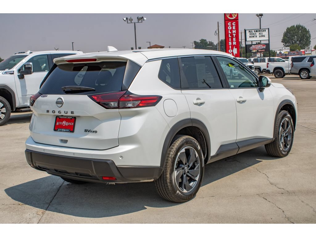 Used 2024 Nissan Rogue SV AWD/4WD image 8