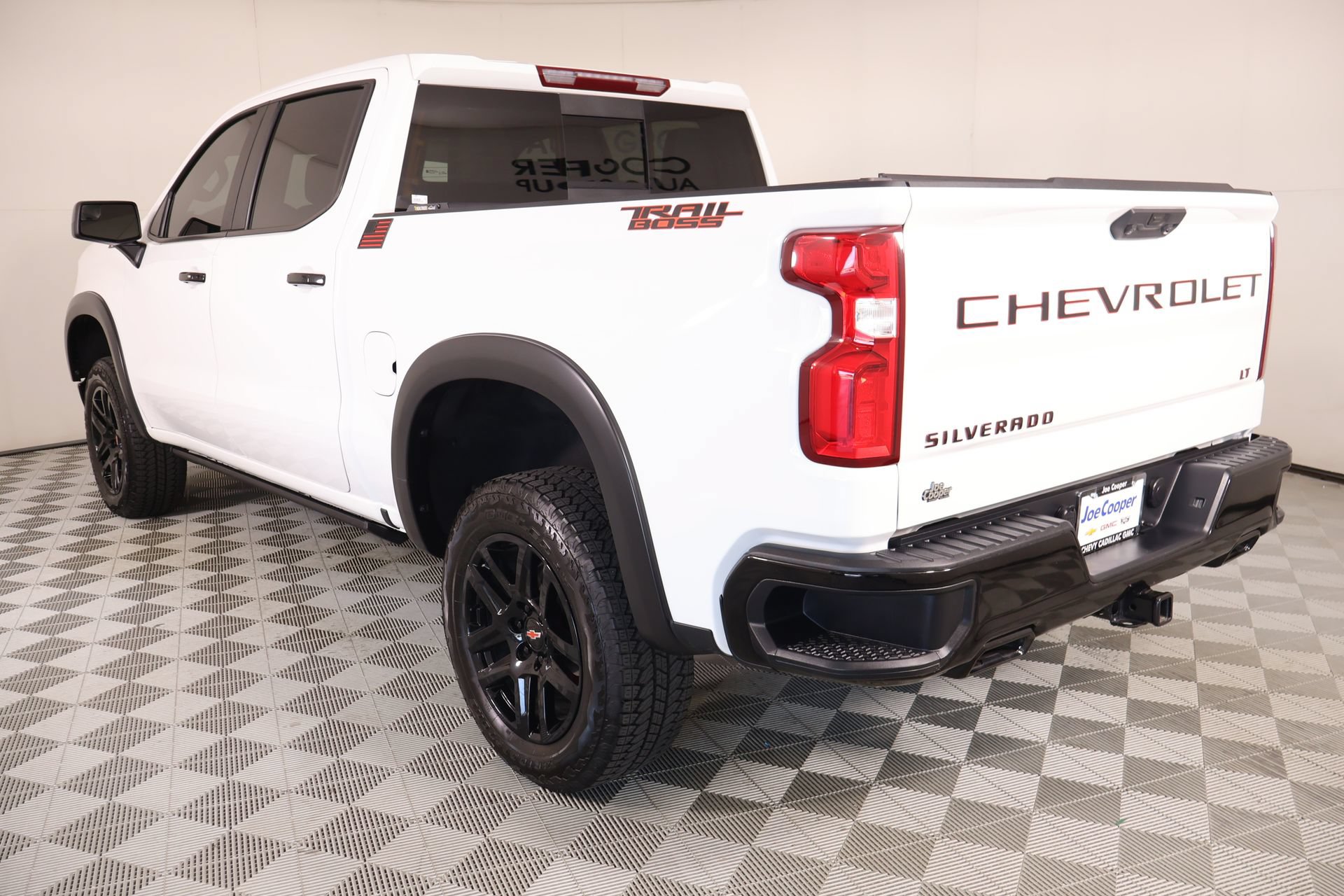 Used 2025 Chevrolet Silverado 1500 LT Trail Boss w/ Convenience Package II AWD/4WD image 23
