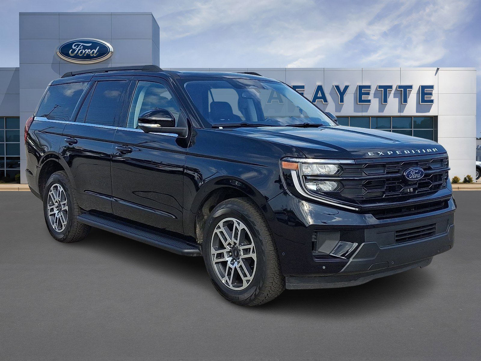 Certified 2025 Ford Expedition Active image 1