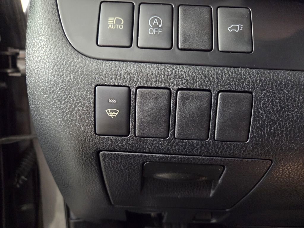Used 2019 Toyota Highlander Plus FWD image 20