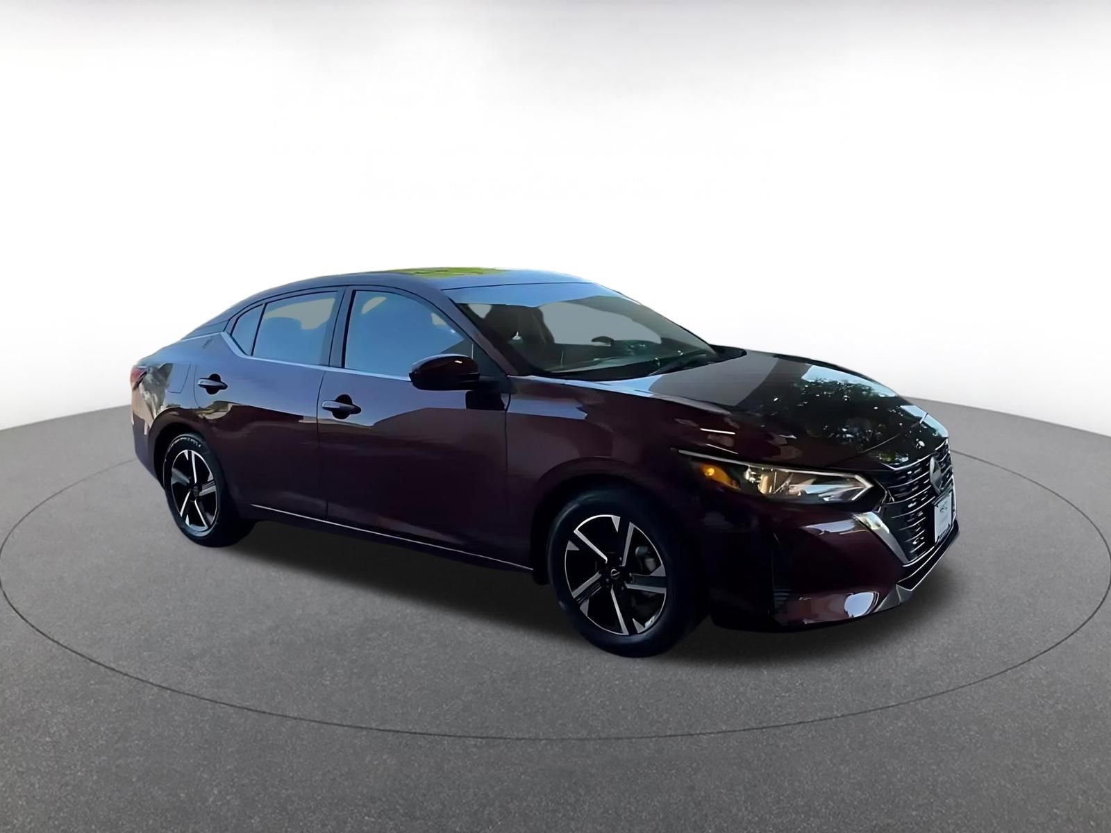 Used 2025 Nissan Sentra SV image 2