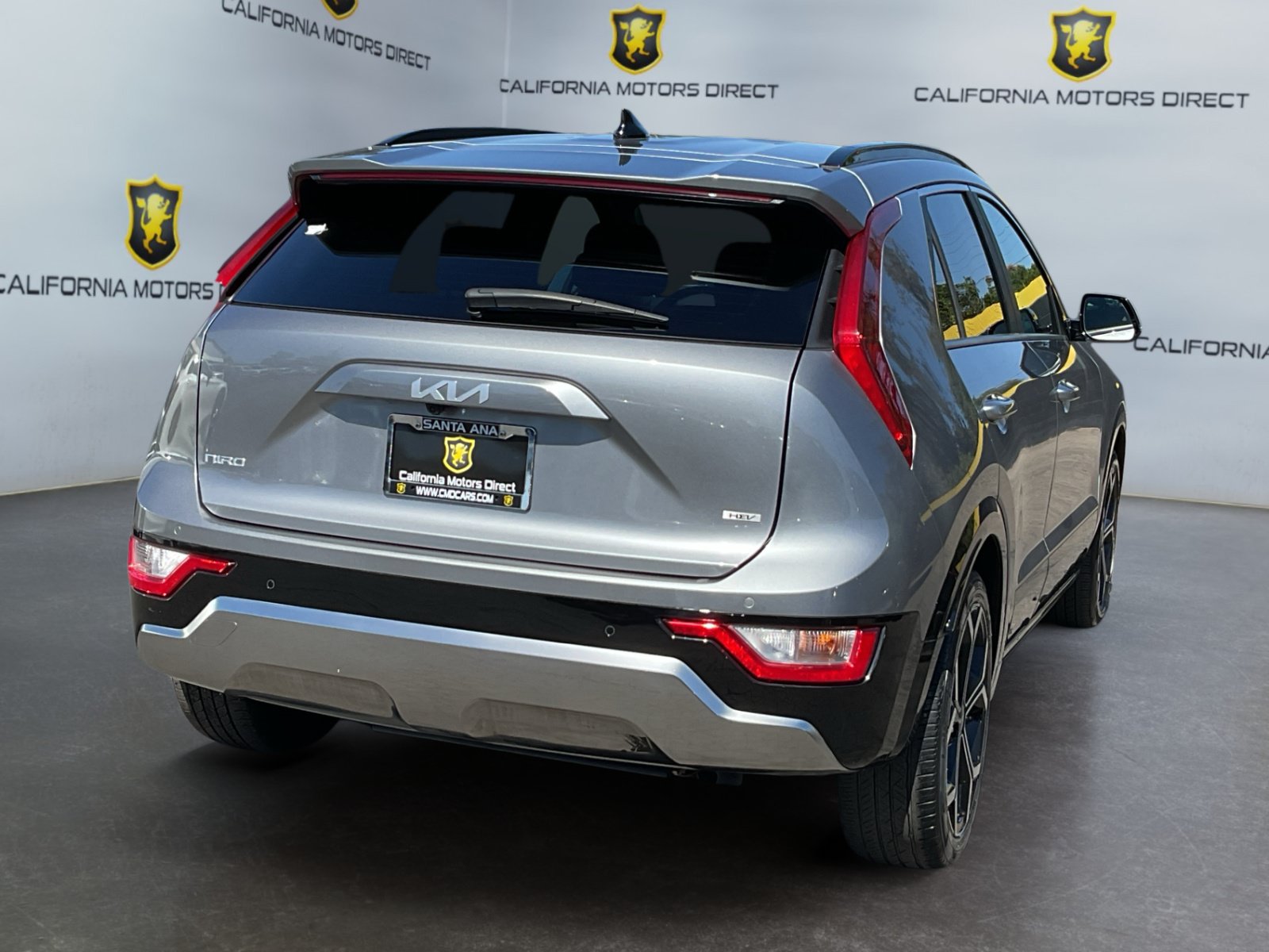 Used 2025 Kia Niro EX Touring FWD image 5