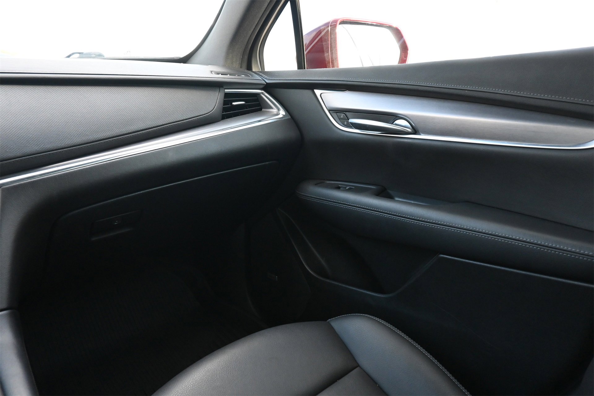 Used 2020 Cadillac XT5 Luxury w/ LPO, Floor Liner Package image 8