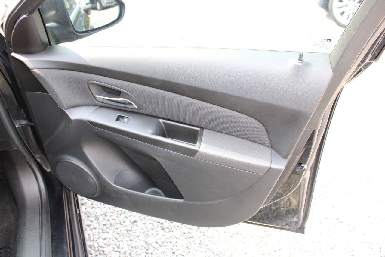 Used 2013 Chevrolet Cruze LTZ w/ Enhanced Safety Package FWD image 21