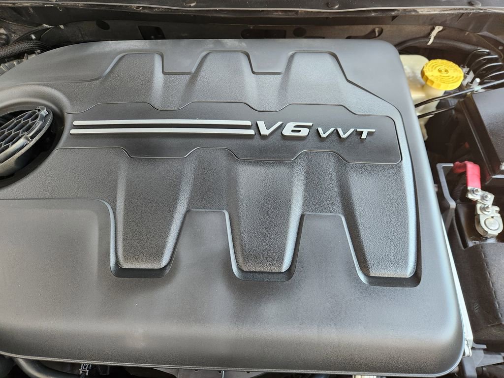 Used 2016 Jeep Cherokee Limited FWD image 32