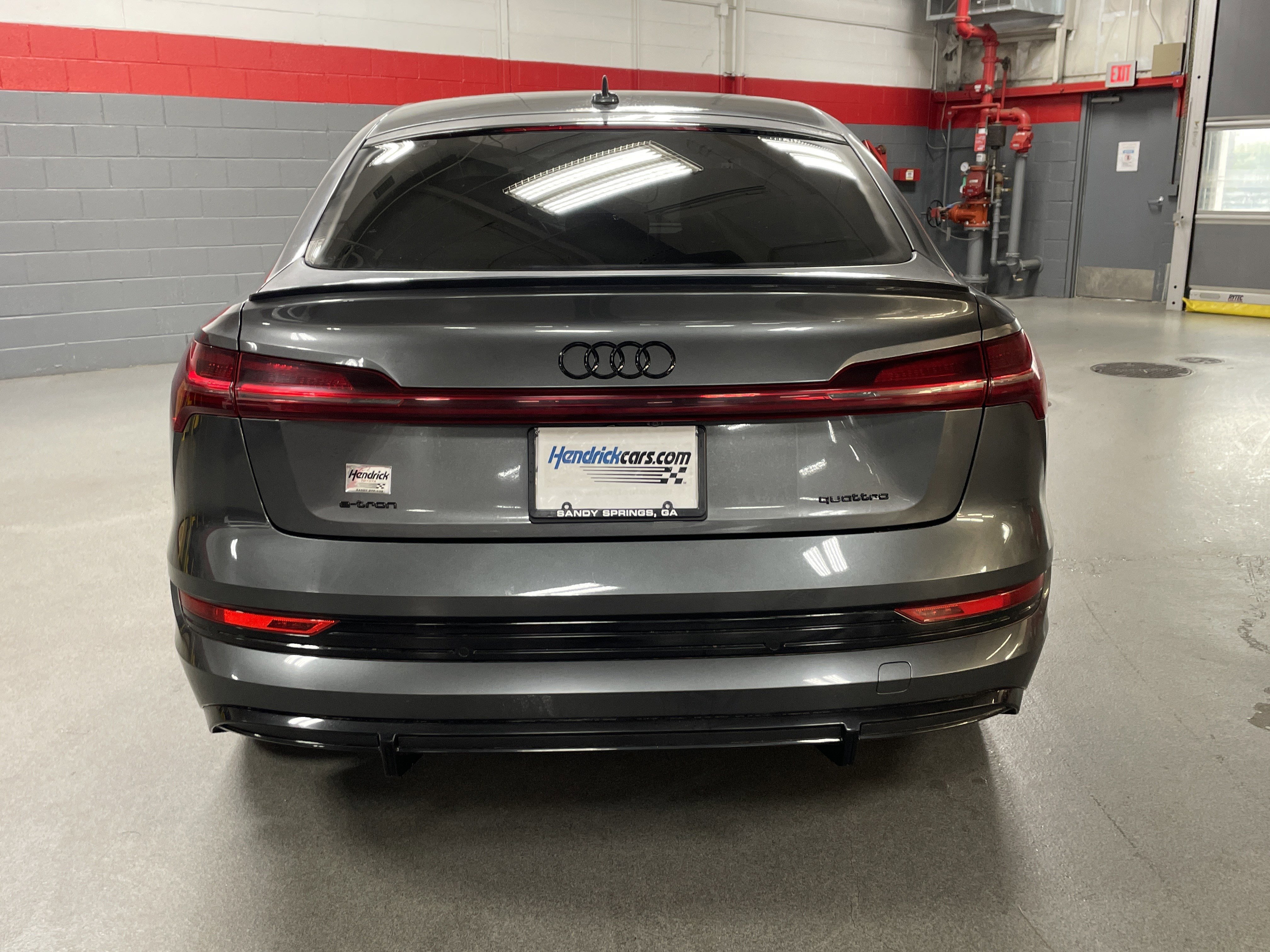 Used 2022 Audi e-tron Premium Plus w/ Premium Plus Package image 9