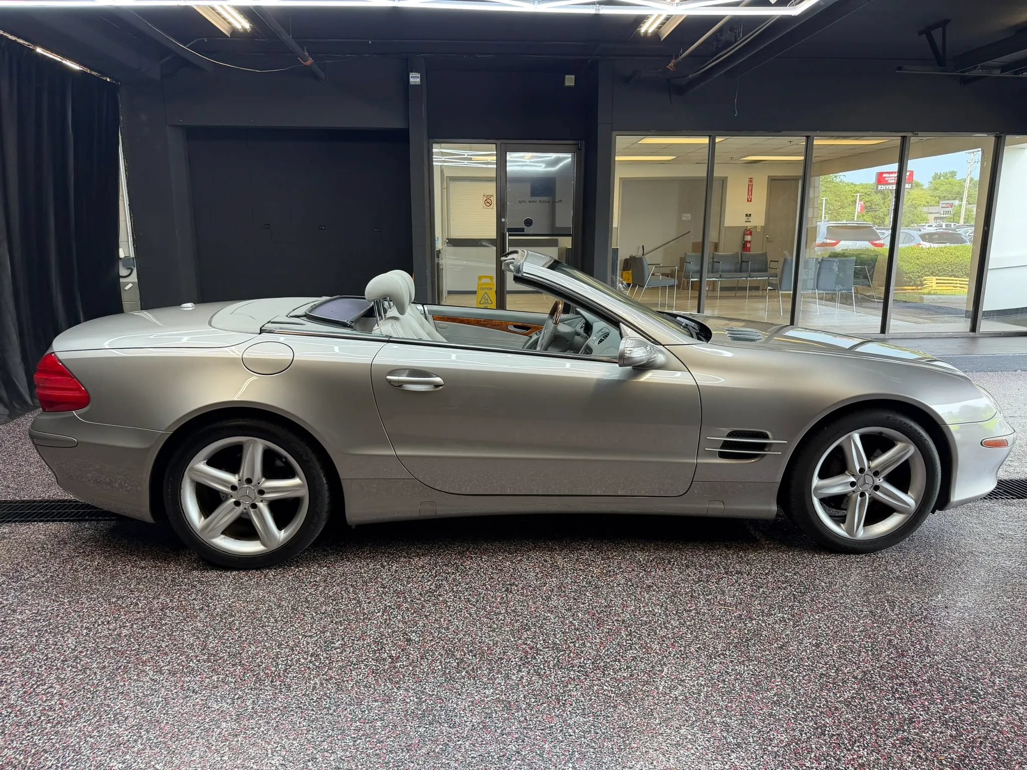 Used 2005 Mercedes-Benz SL 500 image 13