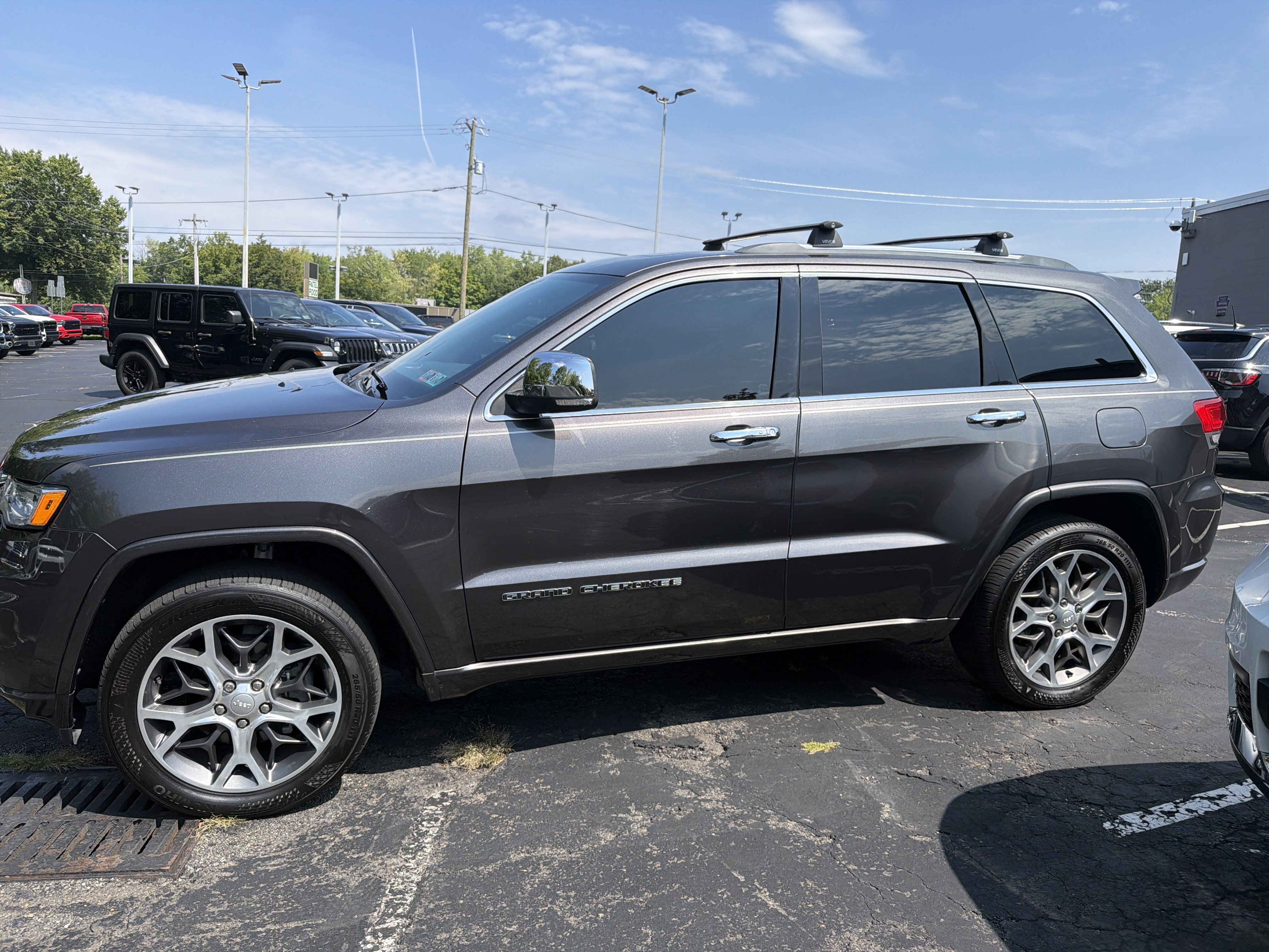 Certified 2020 Jeep Grand Cherokee Overland AWD/4WD image 4