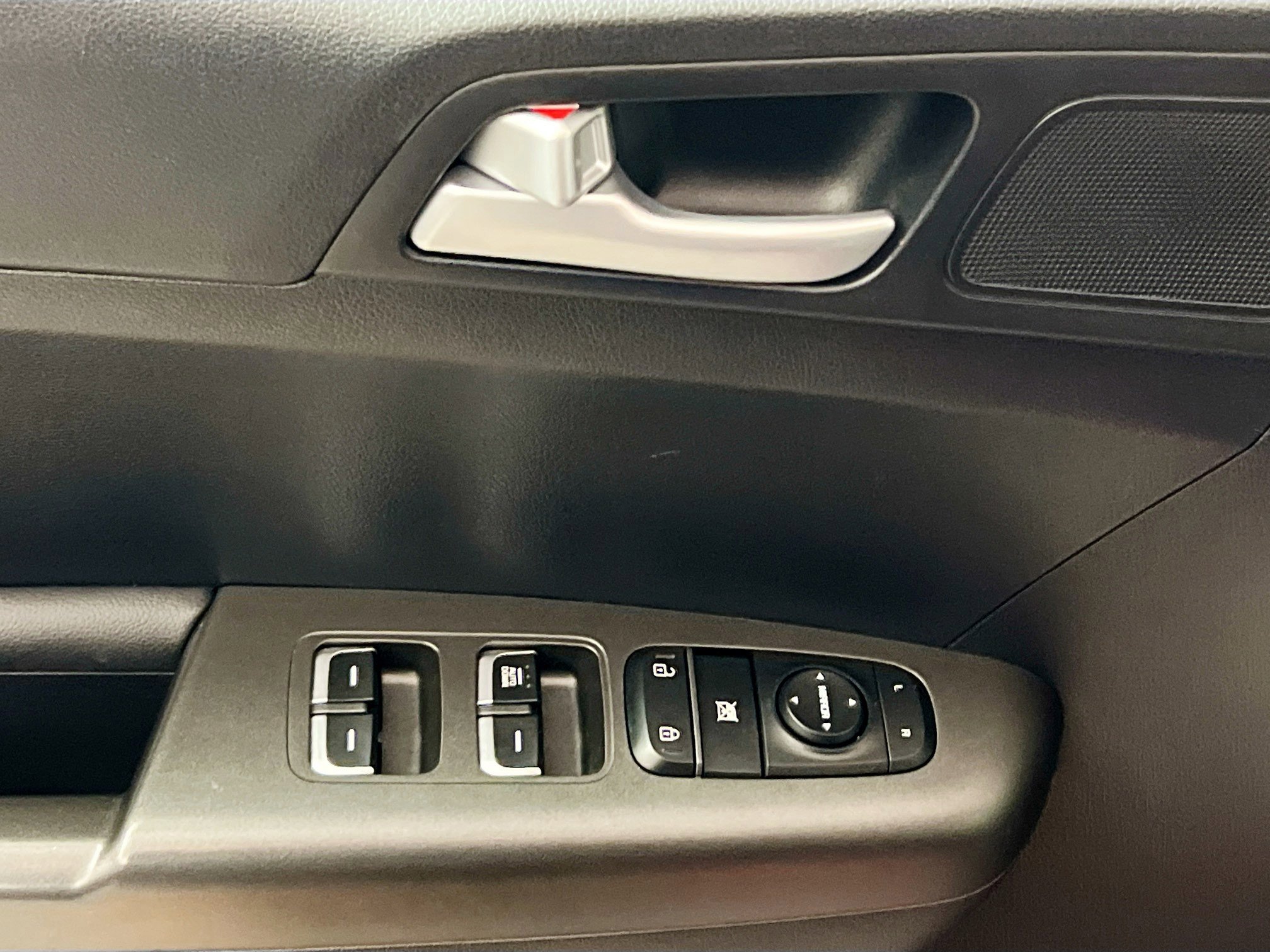 Used 2021 Kia Sportage LX image 14