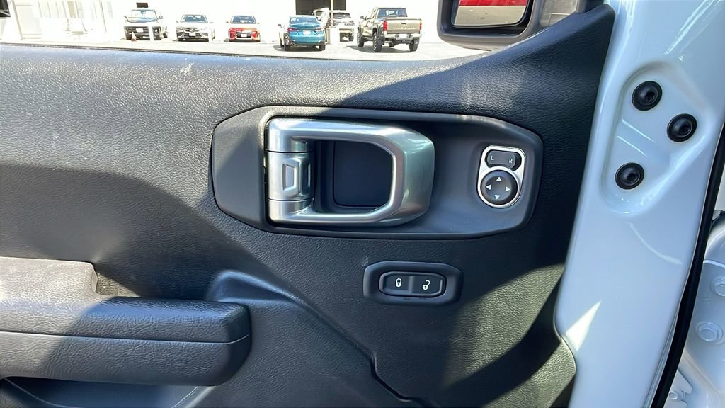 Used 2024 Jeep Wrangler Unlimited AWD/4WD image 29