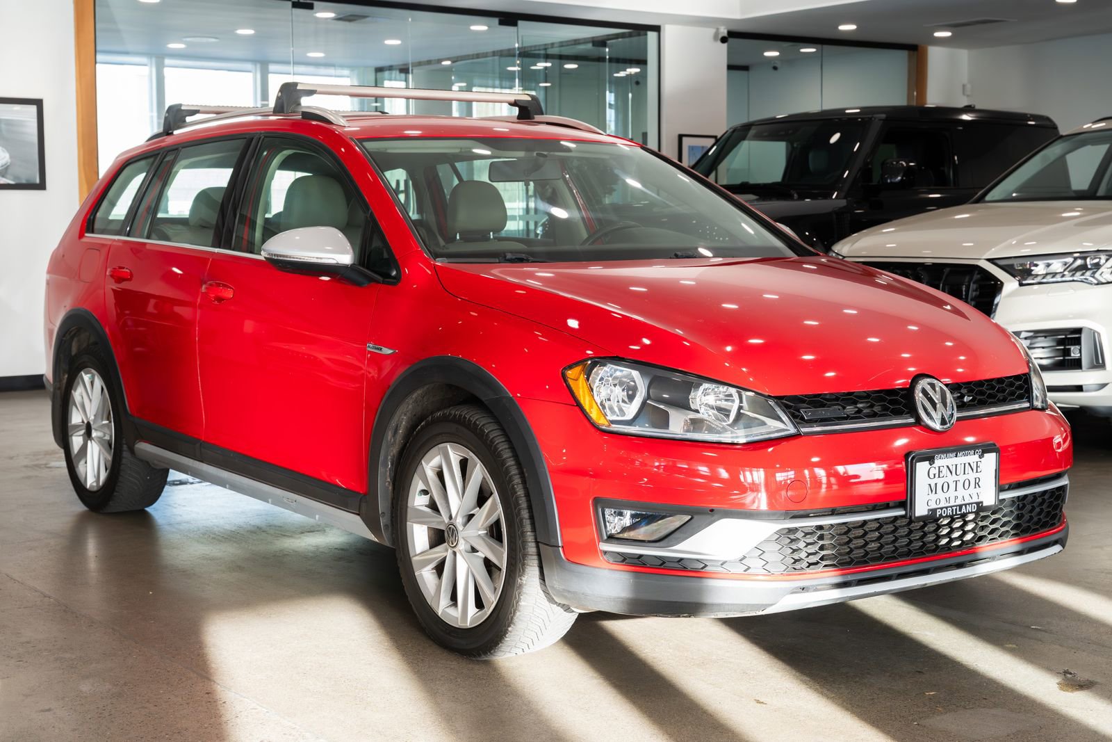 Used 2017 Volkswagen Golf Alltrack S AWD/4WD image 3