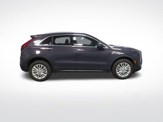 Used 2024 Cadillac XT4 Luxury w/ Cold Weather Package FWD image 7