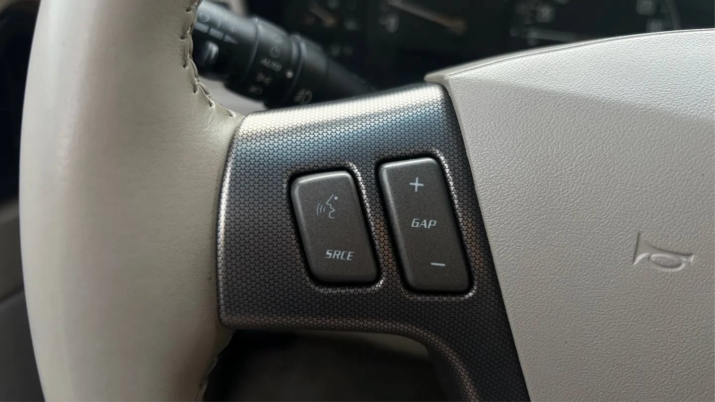 Used 2005 Cadillac XLR RWD image 17