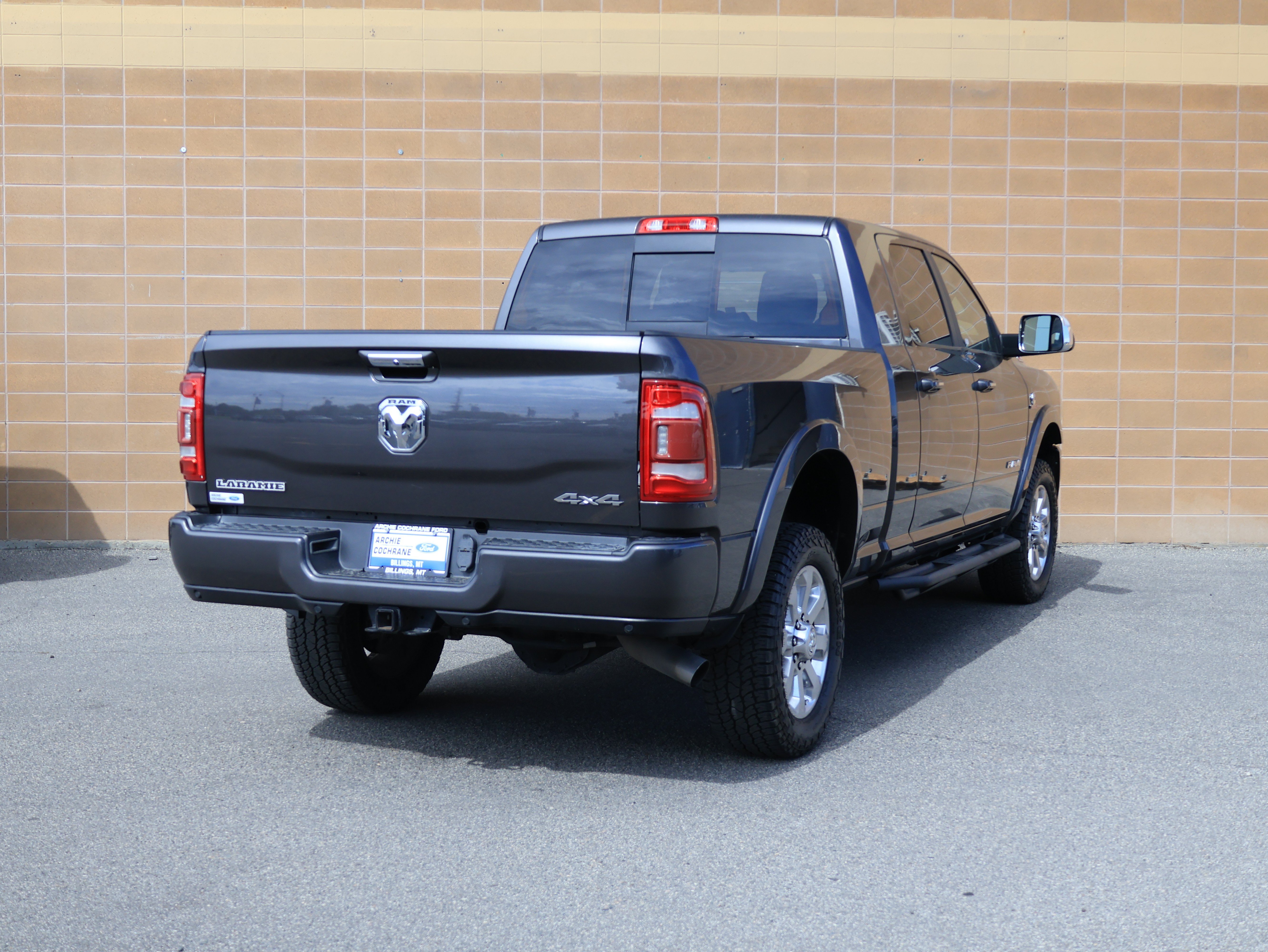Used 2020 RAM 2500 Laramie w/ Body Color Bumper Group AWD/4WD image 2