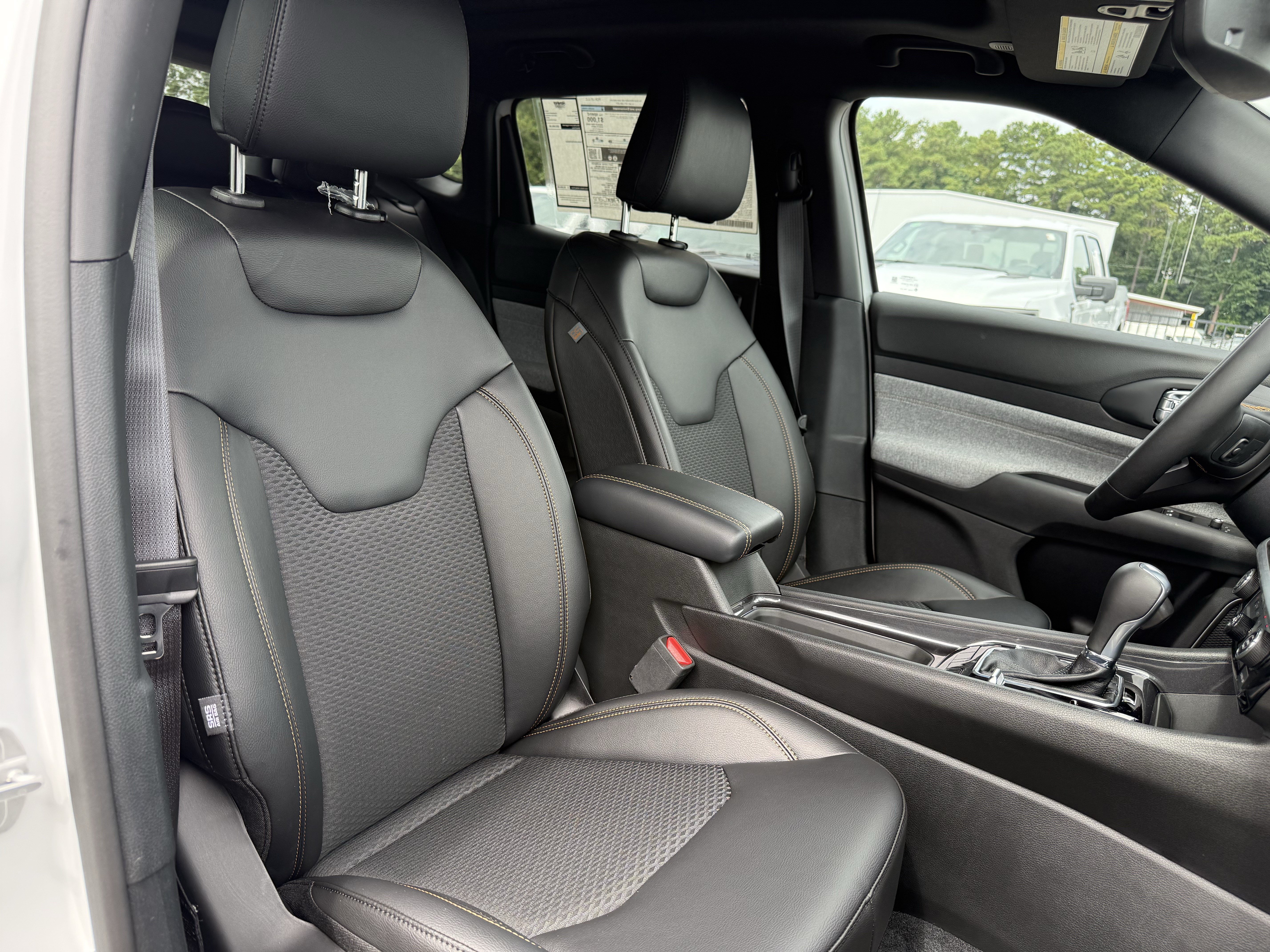 New 2026 Jeep Compass Latitude AWD/4WD image 33