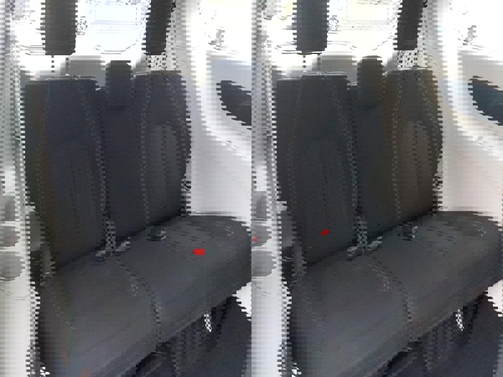 Used 2020 Chrysler Voyager LX image 13