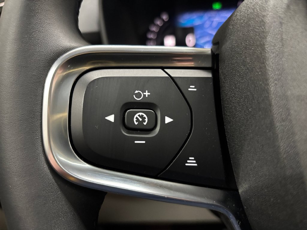 Certified 2024 Volvo XC40 B5 Ultimate w/ Protection Package Premier AWD/4WD image 26