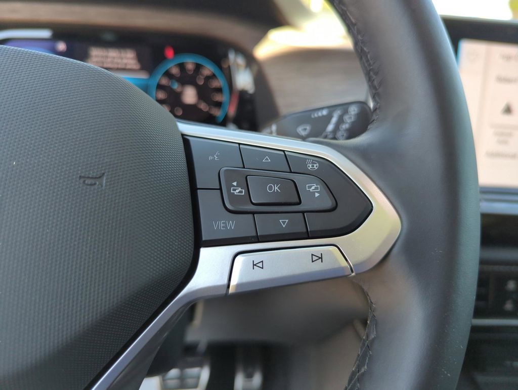 Used 2024 Volkswagen Atlas SEL Premium R-Line image 43