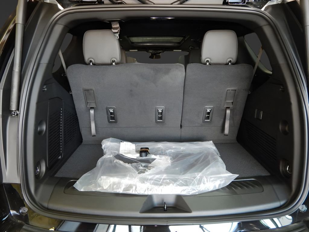 Used 2024 Chevrolet Tahoe LT AWD/4WD image 7