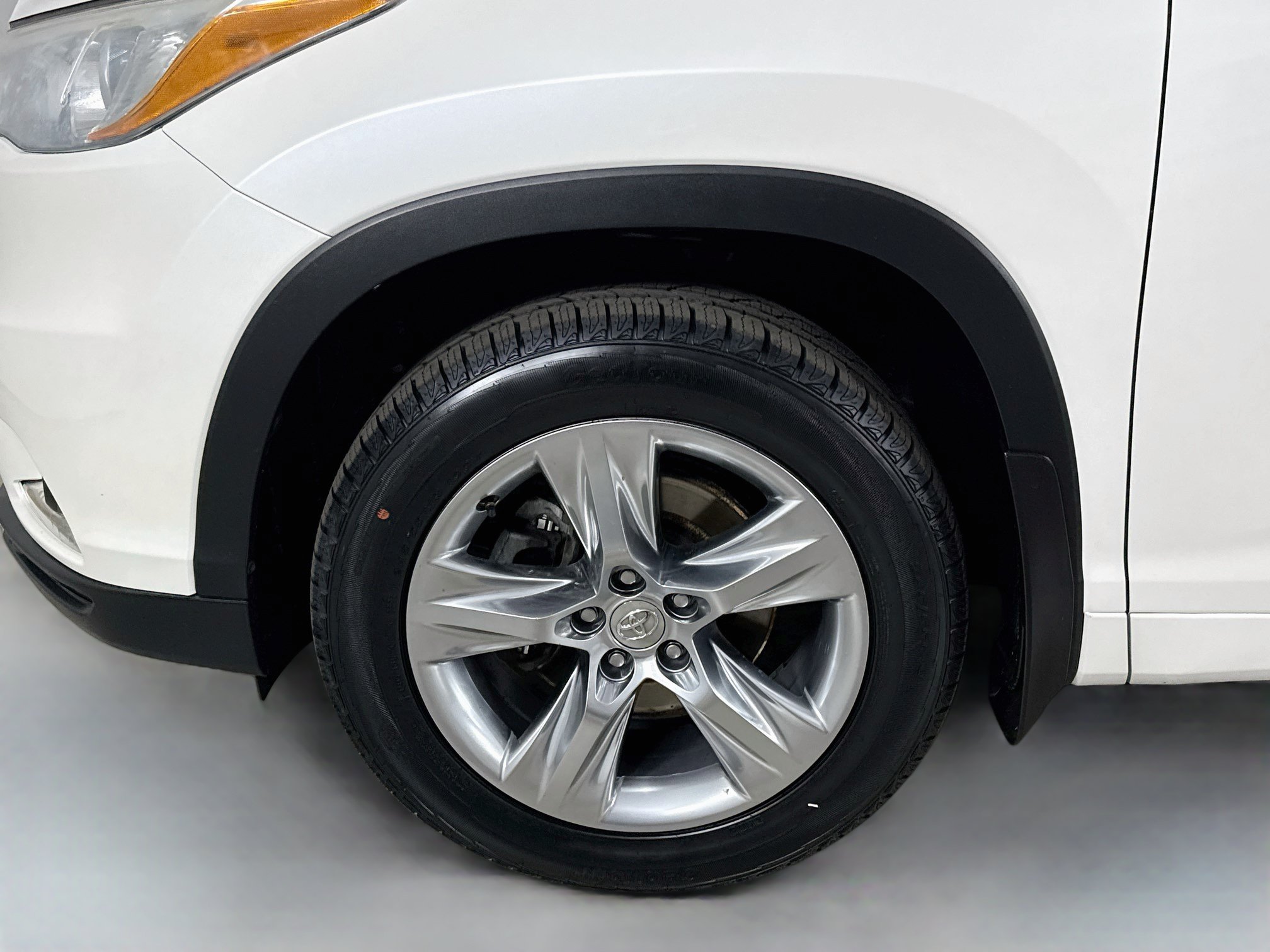Used 2014 Toyota Highlander Limited AWD/4WD image 35