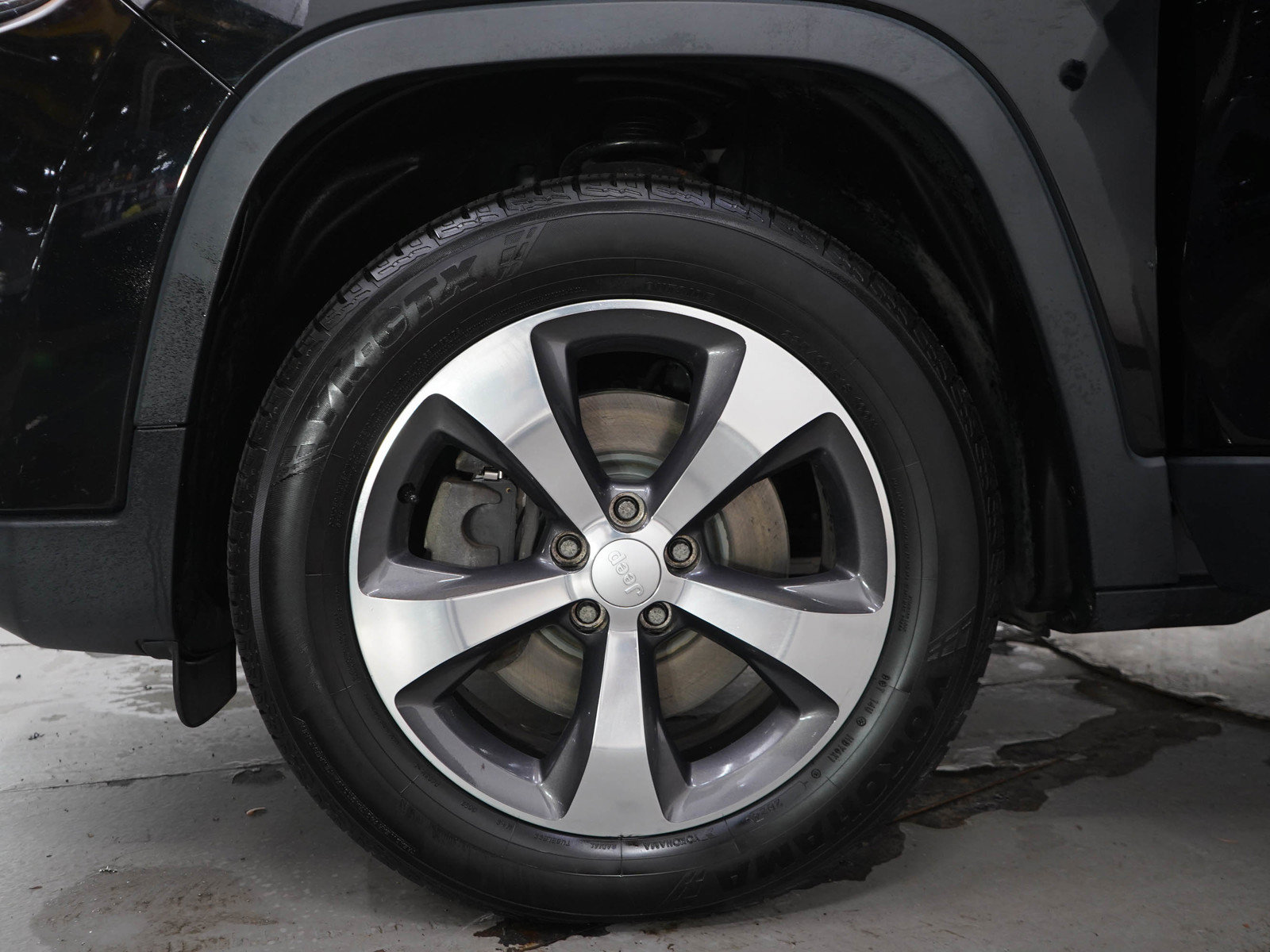 Used 2019 Jeep Cherokee Limited AWD/4WD image 31