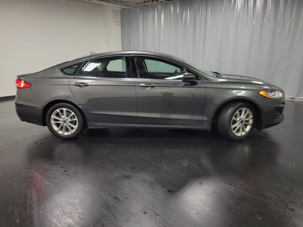 Used 2019 Ford Fusion SE FWD image 10