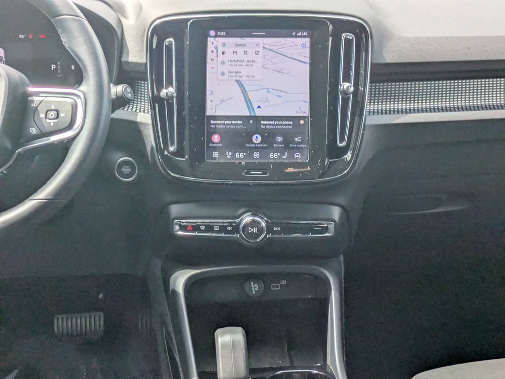 Certified 2025 Volvo XC40 B5 Plus AWD/4WD image 19
