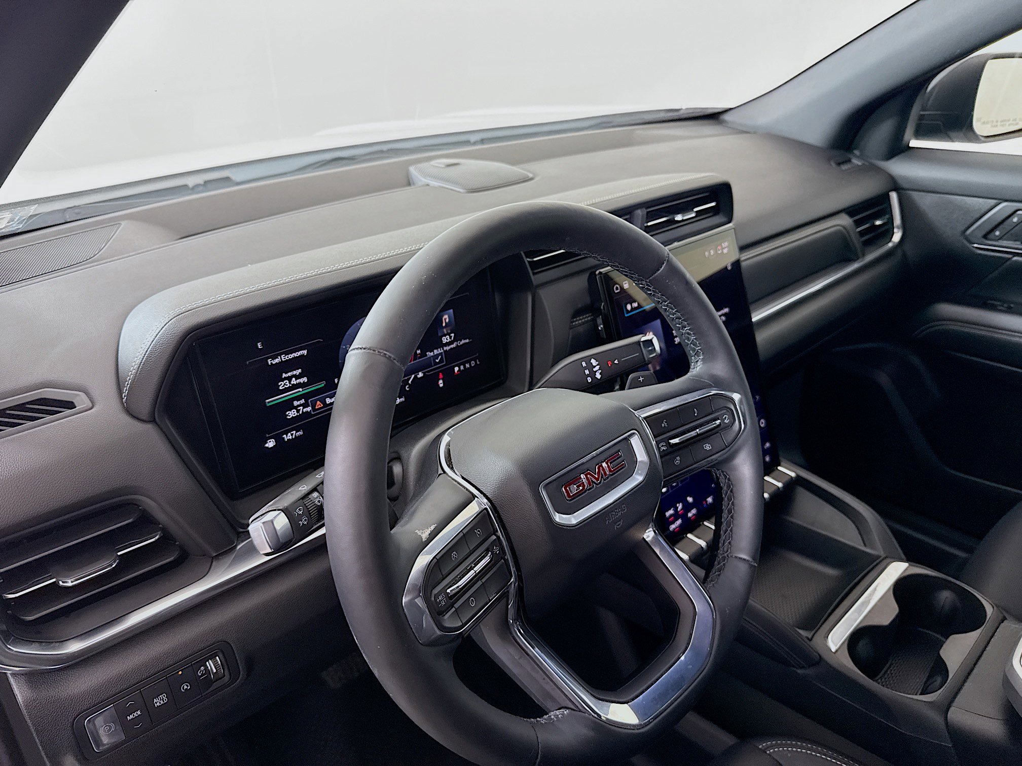 Used 2026 GMC Terrain Elevation w/ Elevation Premium Package FWD image 9