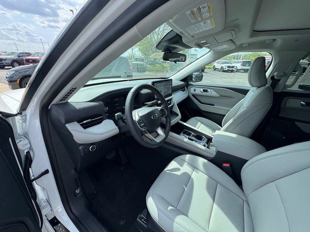 New 2026 Ford Explorer Active w/ Active Comfort Package AWD/4WD image 8