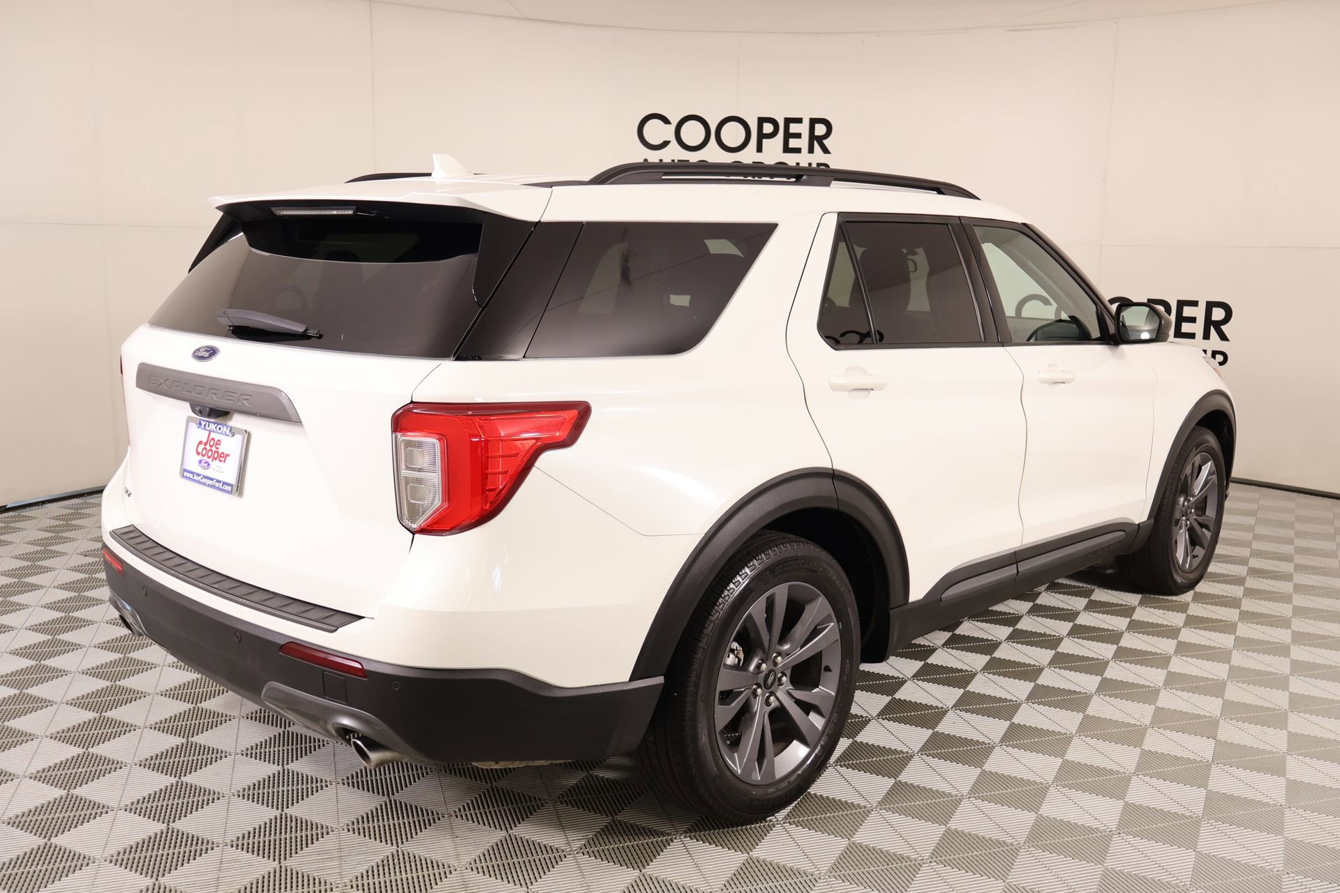 Used 2023 Ford Explorer XLT w/ Equipment Group 202A RWD image 22