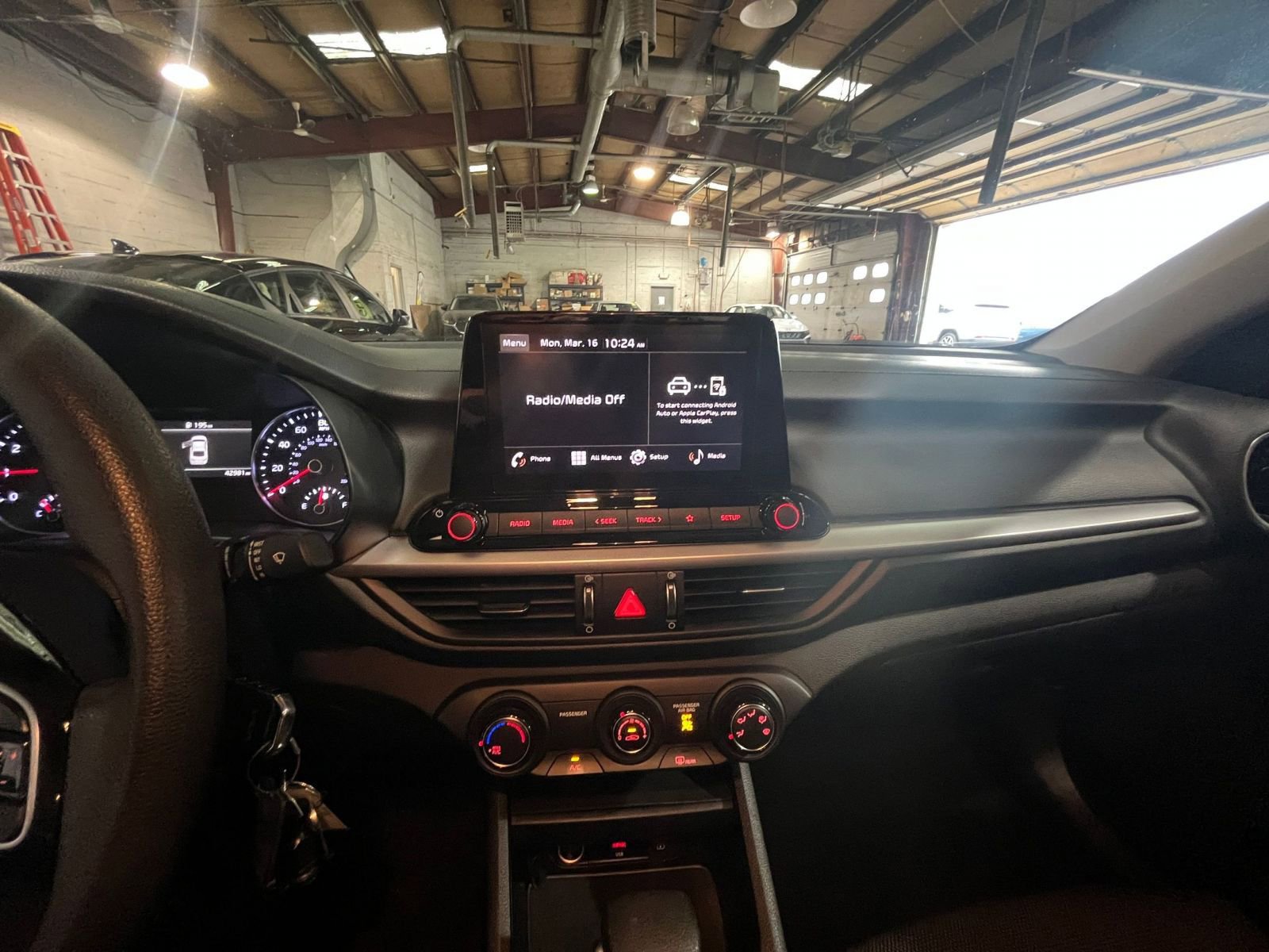 Used 2024 Kia Forte LXS image 17