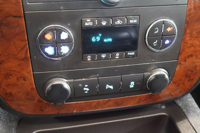 Used 2012 Chevrolet Suburban LT image 21