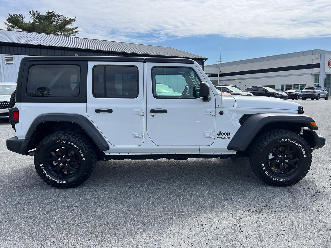 Used 2022 Jeep Wrangler Unlimited Sport AWD/4WD image 9