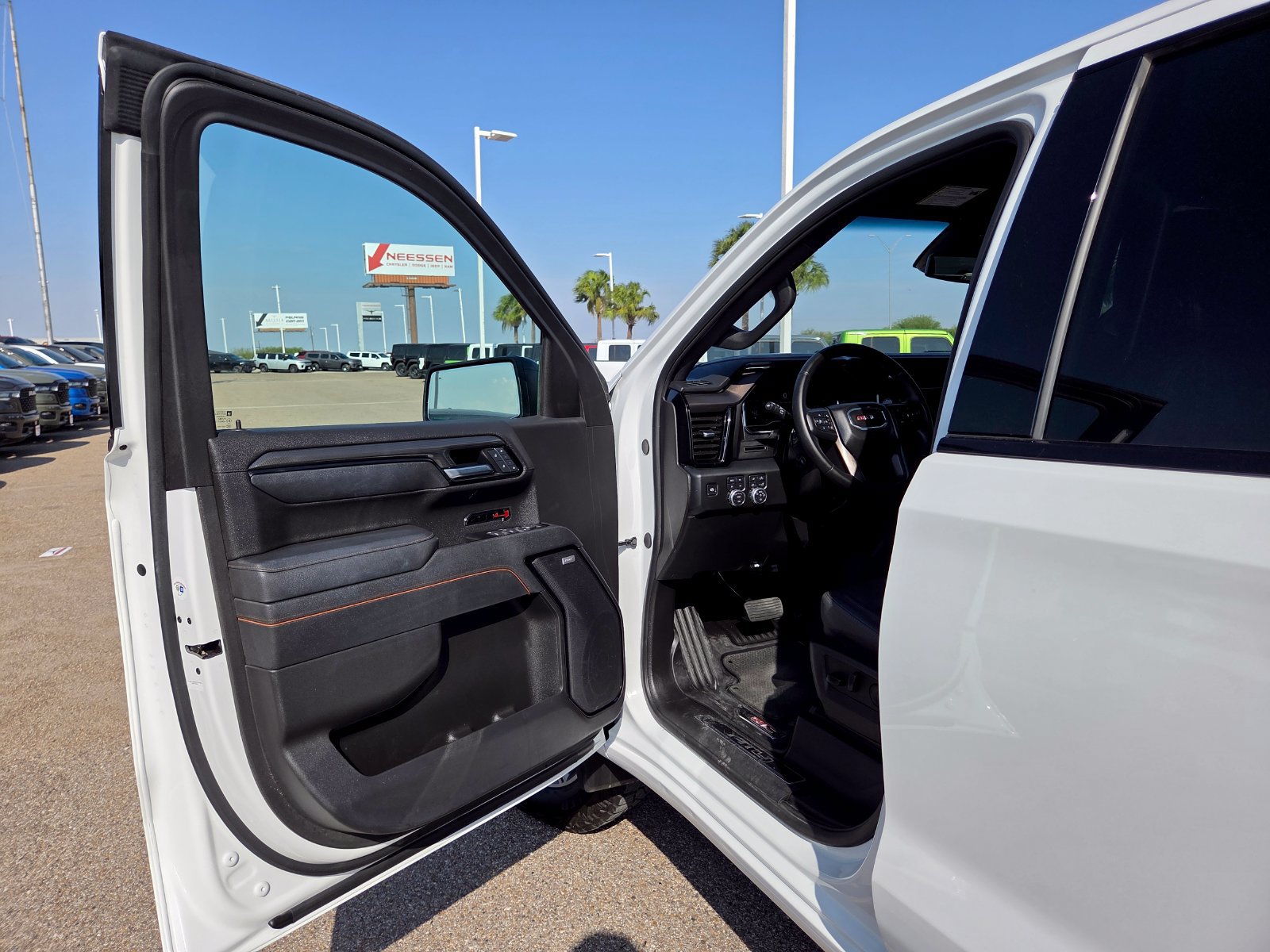 Used 2025 GMC Sierra 1500 AT4 AWD/4WD image 16
