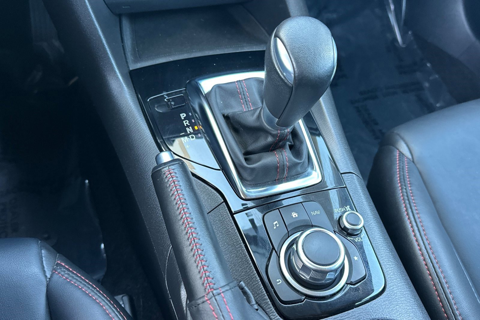 Used 2016 MAZDA MAZDA3 i Grand Touring image 18