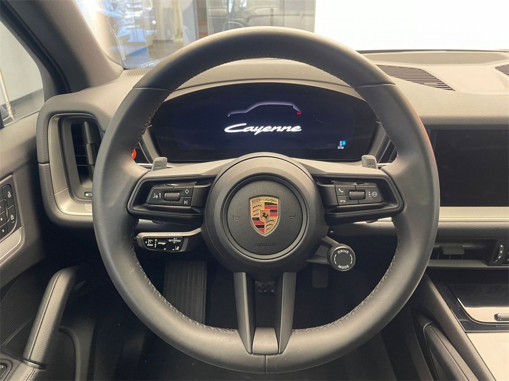 Used 2025 Porsche Cayenne image 15