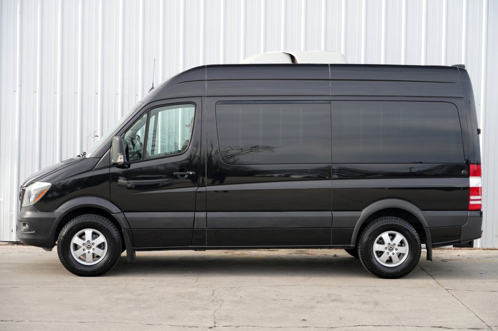 Used 2018 Mercedes-Benz Sprinter 2500 image 37